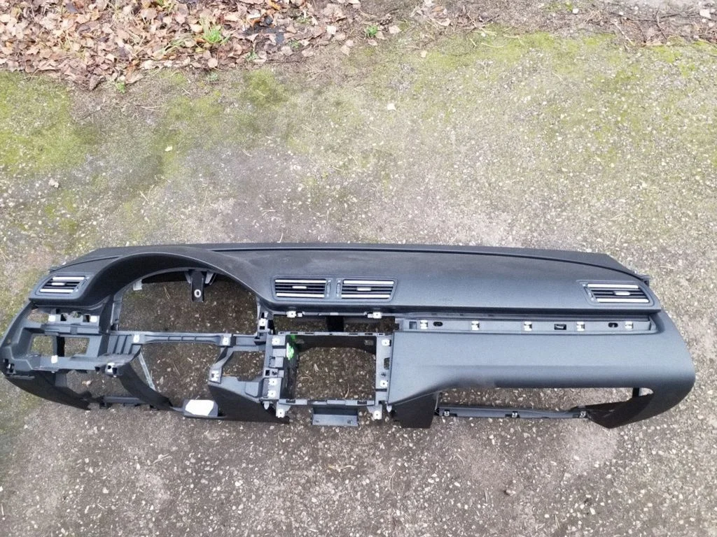 Dashboard – Volkswagen Passat B6 (2005-2010)