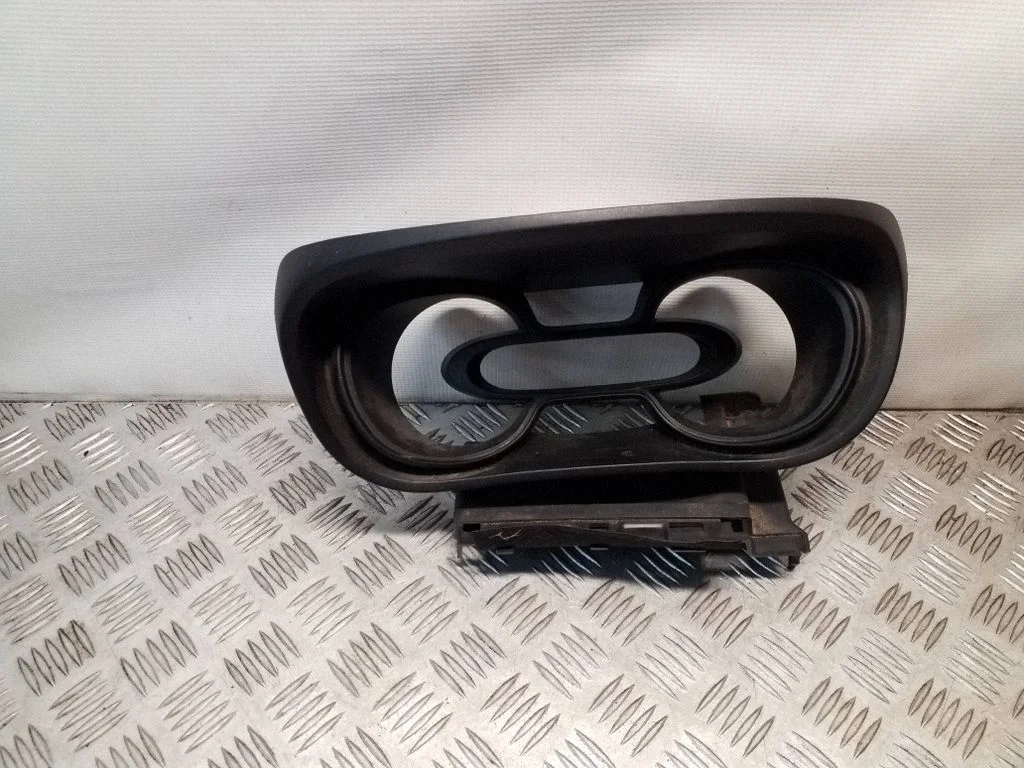 Dashboard trim – Renault Trafic III (X82) (2014-)