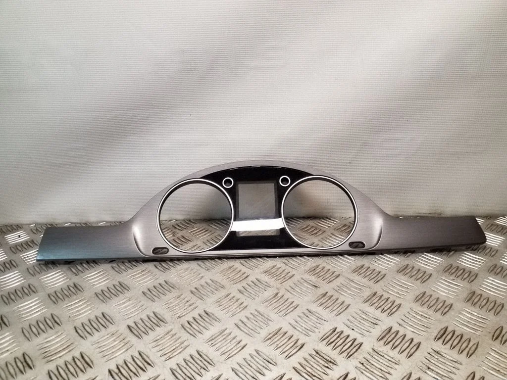 Dashboard trim – Volkswagen Passat CC (2008-2016)