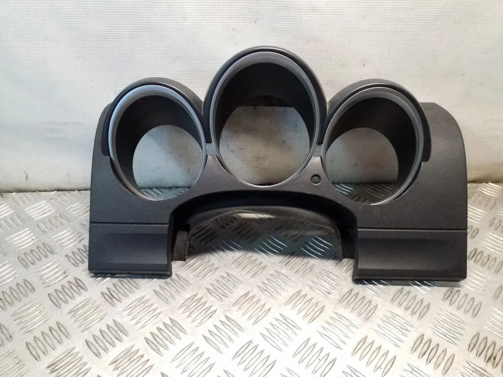 Dashboard trim 1403205XDV
