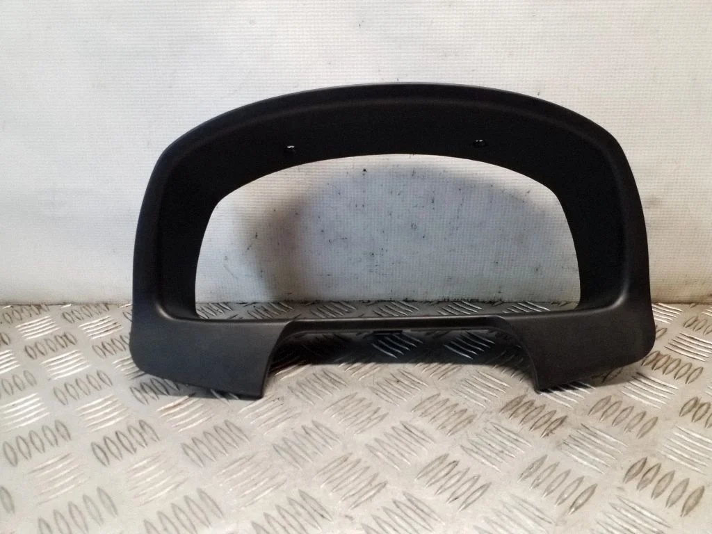 Dashboard trim 84710H1600