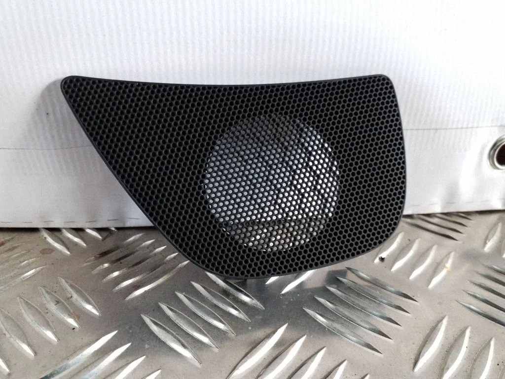 Maskownica głośnika bocznego 4G0857228