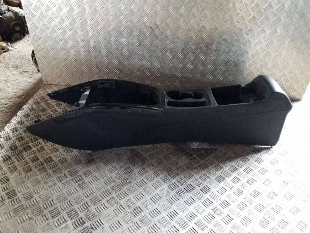Center console – Audi A5 Sportback 8TA (2009-2016)