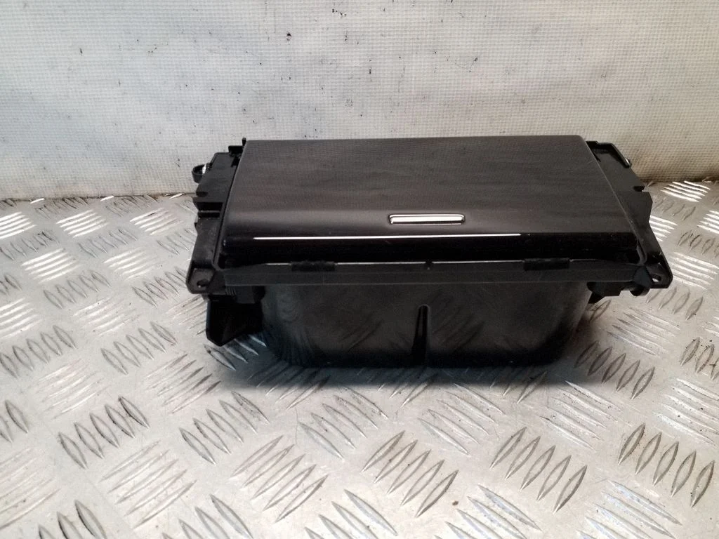 Cup holder front 5880348020