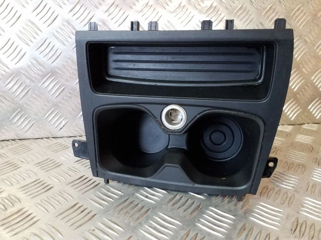 Cup holder front 9207321