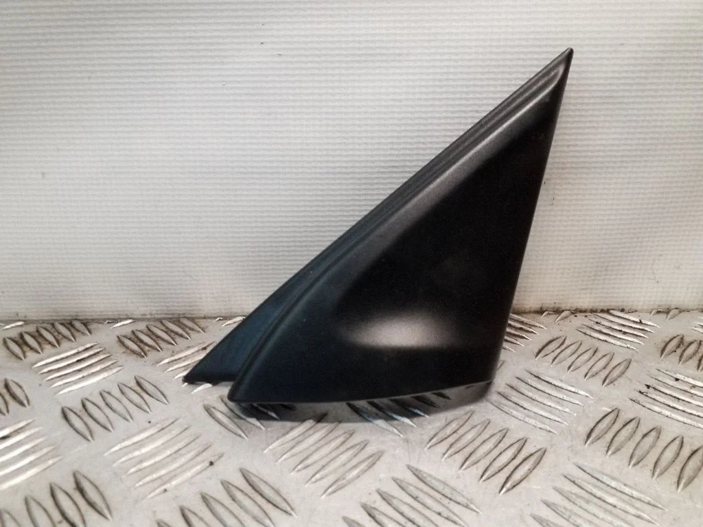 Other front door trim element – Nissan Juke I F15 (2010-2018)