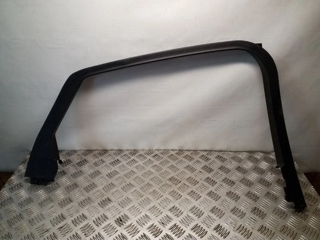 Muu tagumise ukse viimistluse osa DS73F247B57A