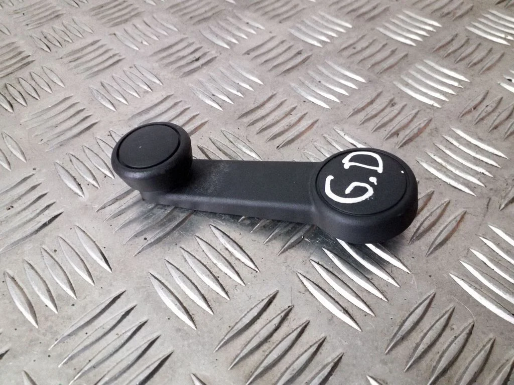 Rear door window winding handle 93BBF23342AD