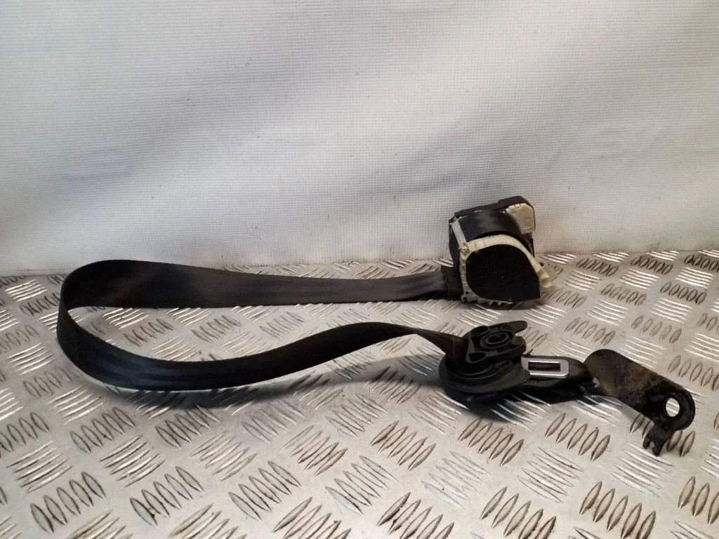 Tagumine turvavöö 1T0857805D