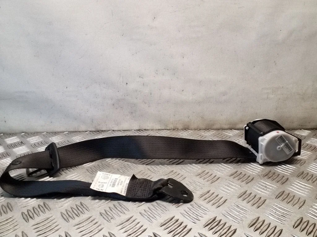 Middle seatbelt (rear) 13267143