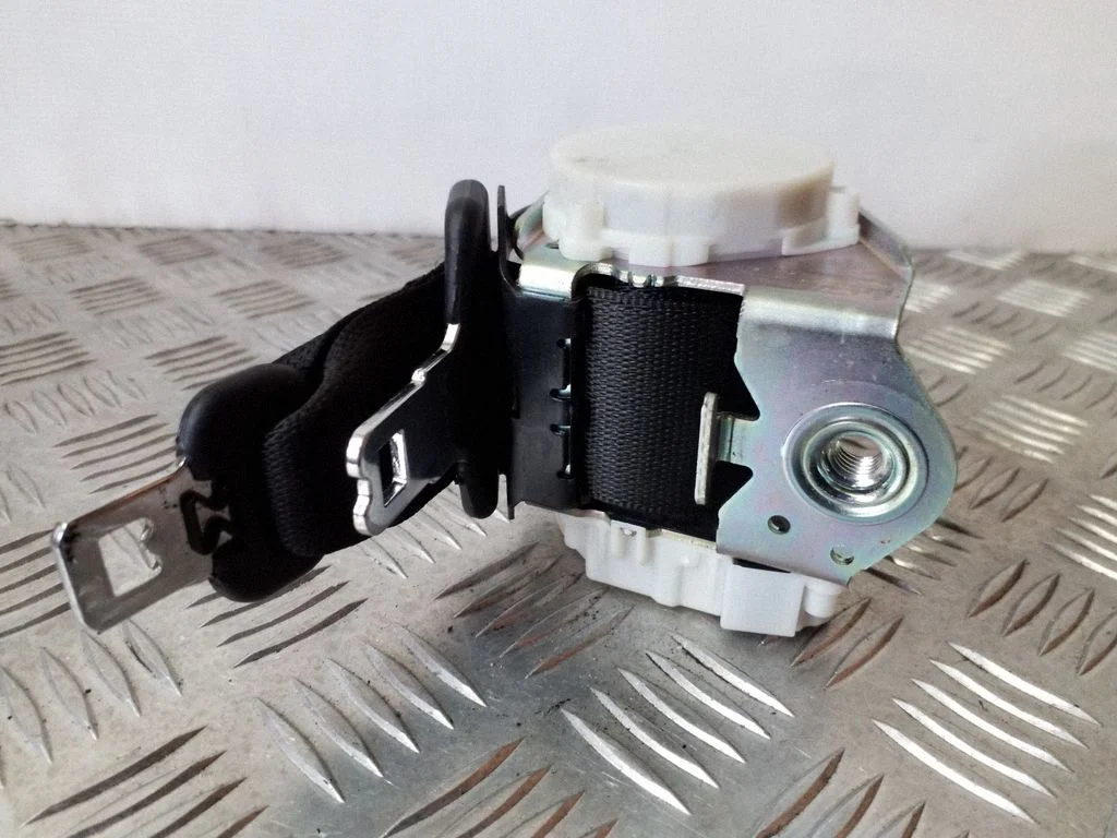 Middle seatbelt (rear) 7247667