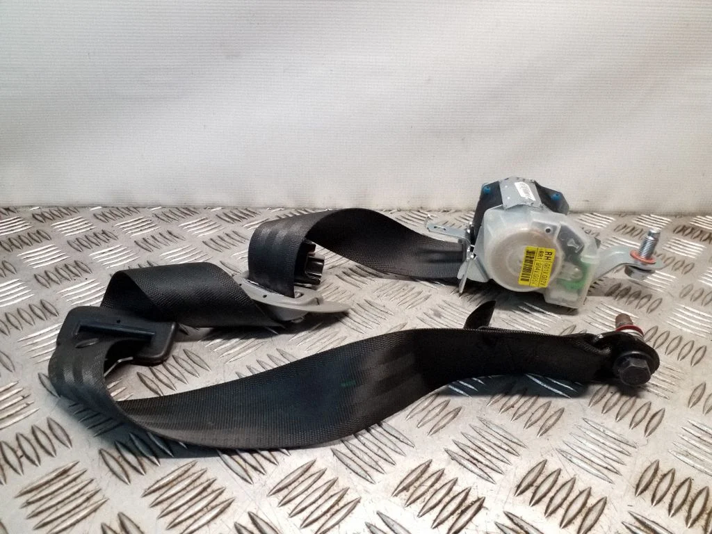 Rear seatbelt – KIA Sorento (2010-2014)
