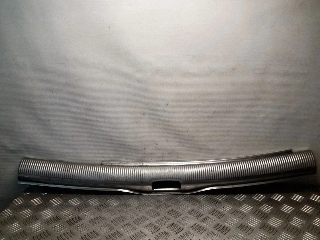 Trunk/boot sill cover protection – Volkswagen Passat B5 (1997-2000)