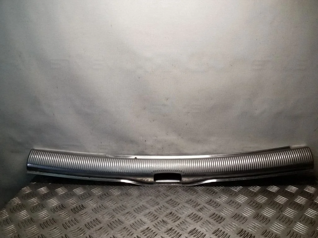 Trunk/boot sill cover protection – Volkswagen Passat B5 (1997-2000)