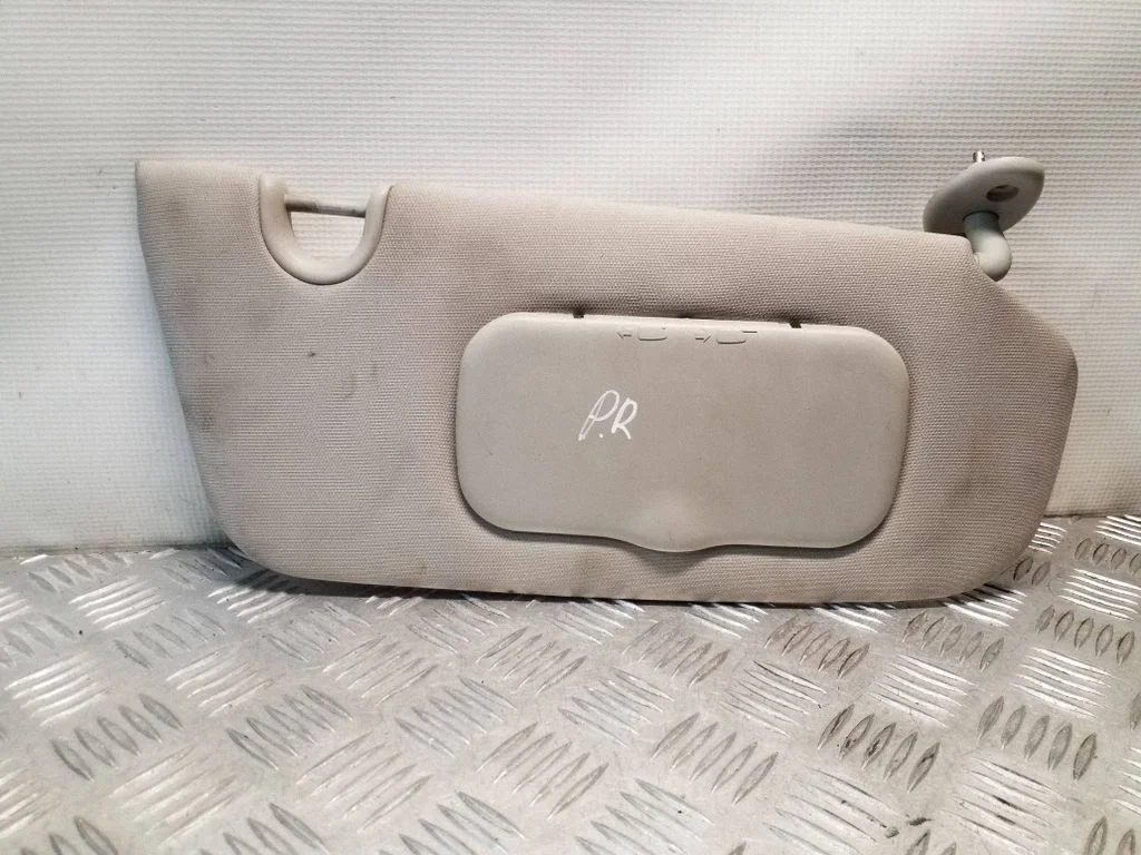 Sun visor