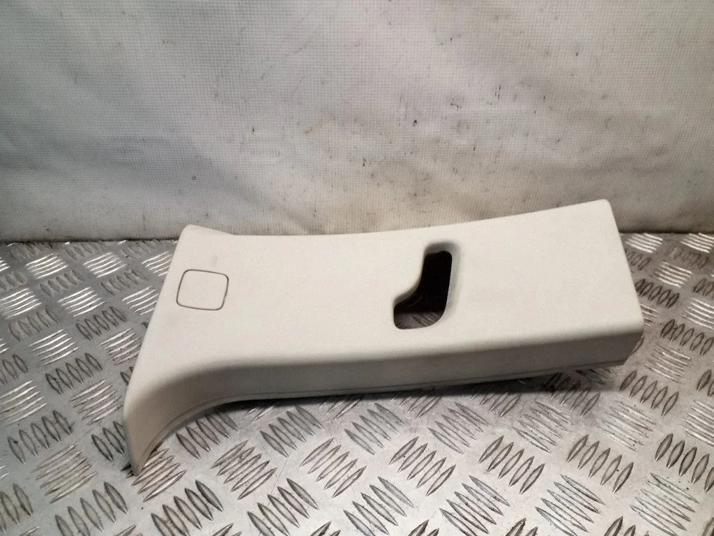 (C) pillar trim P1BH86DW1AC