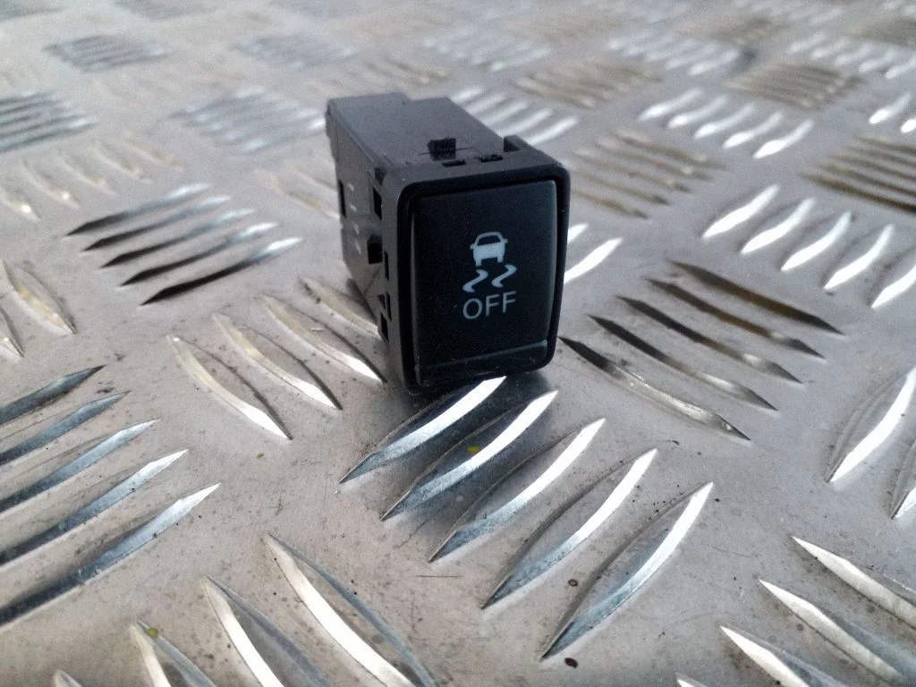 Traction control (ASR) switch