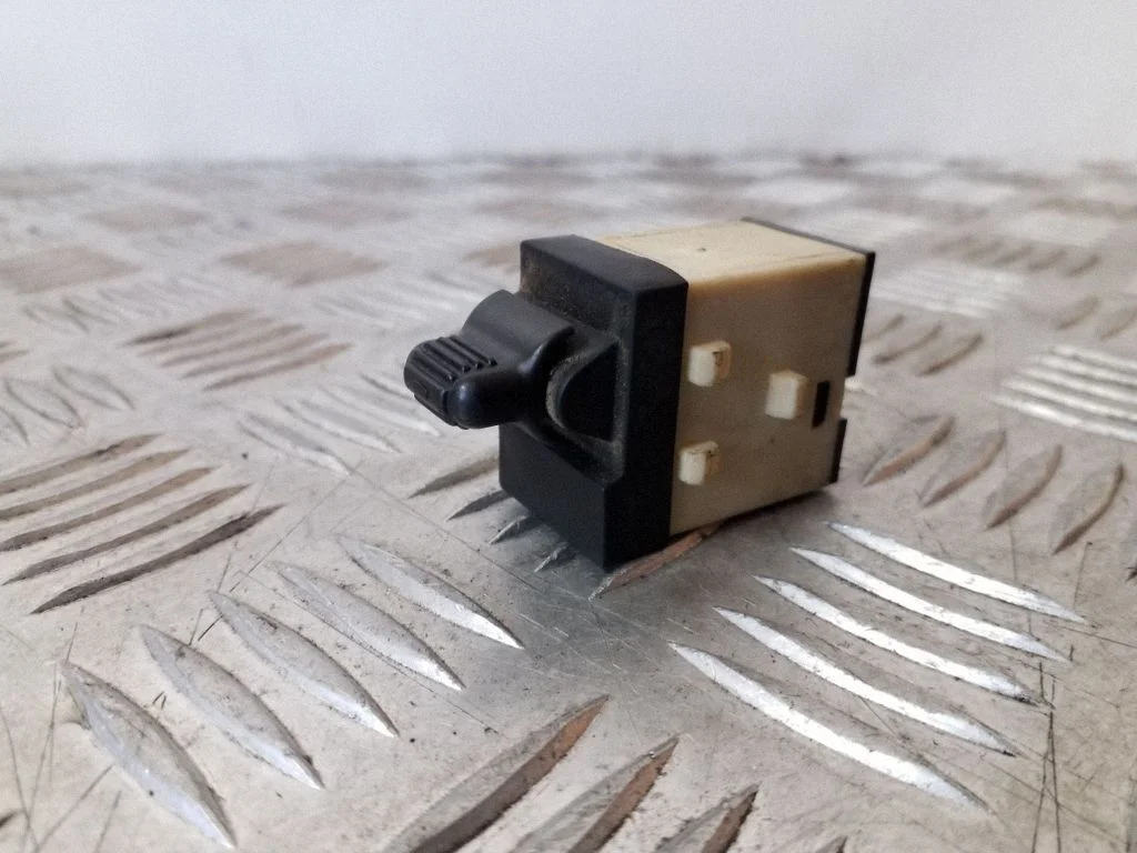 Central locking switch button 56010695AA