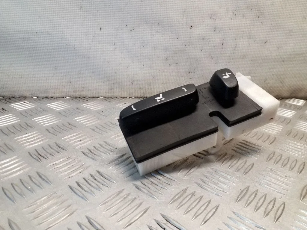 Seat control switch 18A546