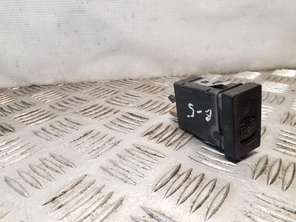 Sēdekļu apsildes slēdzis 3B0963564C