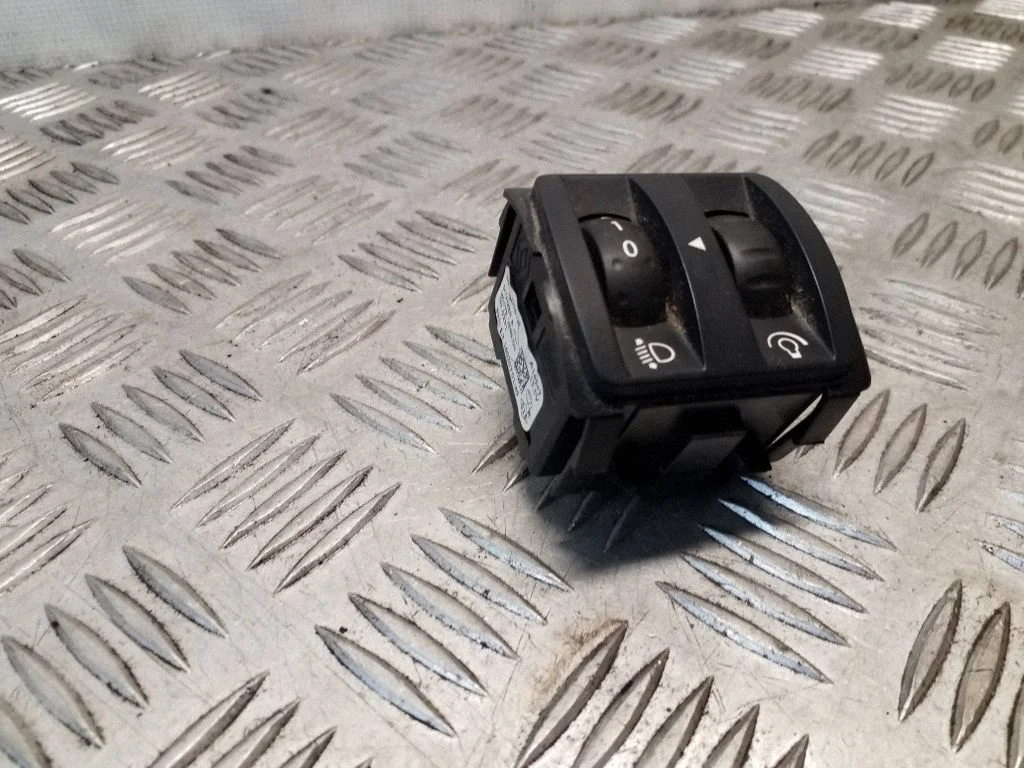 Lukturu augstuma regulēšanas slēdzis – Renault Trafic III (X82) (2014-)