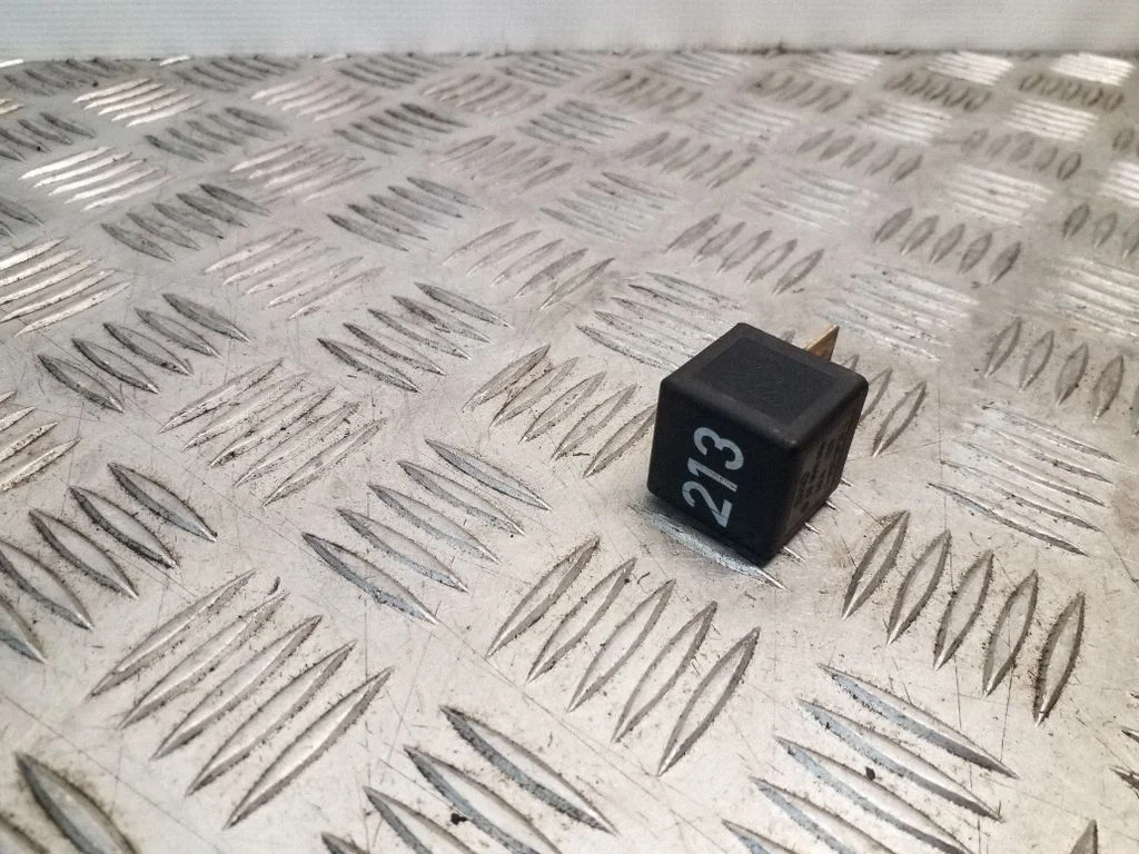 Other relay 443951253J
