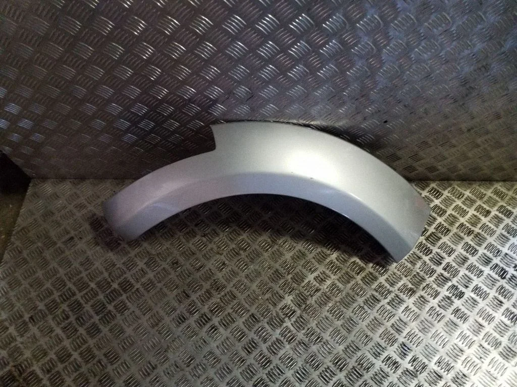 Rear arch trim 5KH38TRMAC