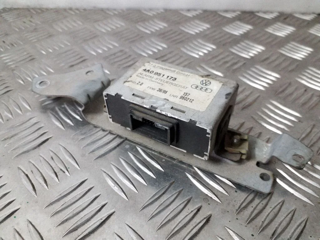 Alarm control unit/module 4A0951173