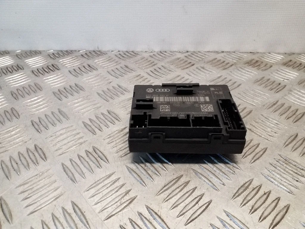 Door control unit/module – Audi A5 Sportback 8TA (2009-2016)
