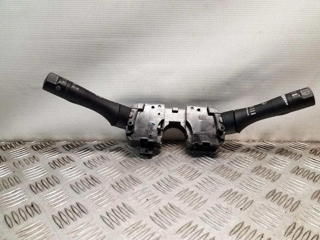 Sviru komplekts – Nissan Juke I F15 (2010-2018)