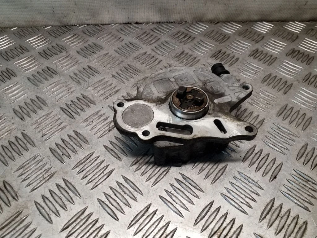 Vacuum pump 03L145100F