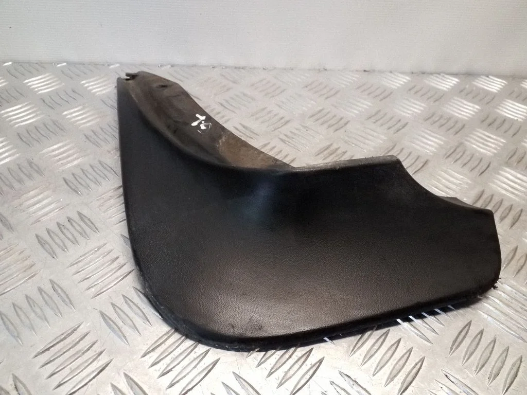 Tagumine porikaitse 5E0821821