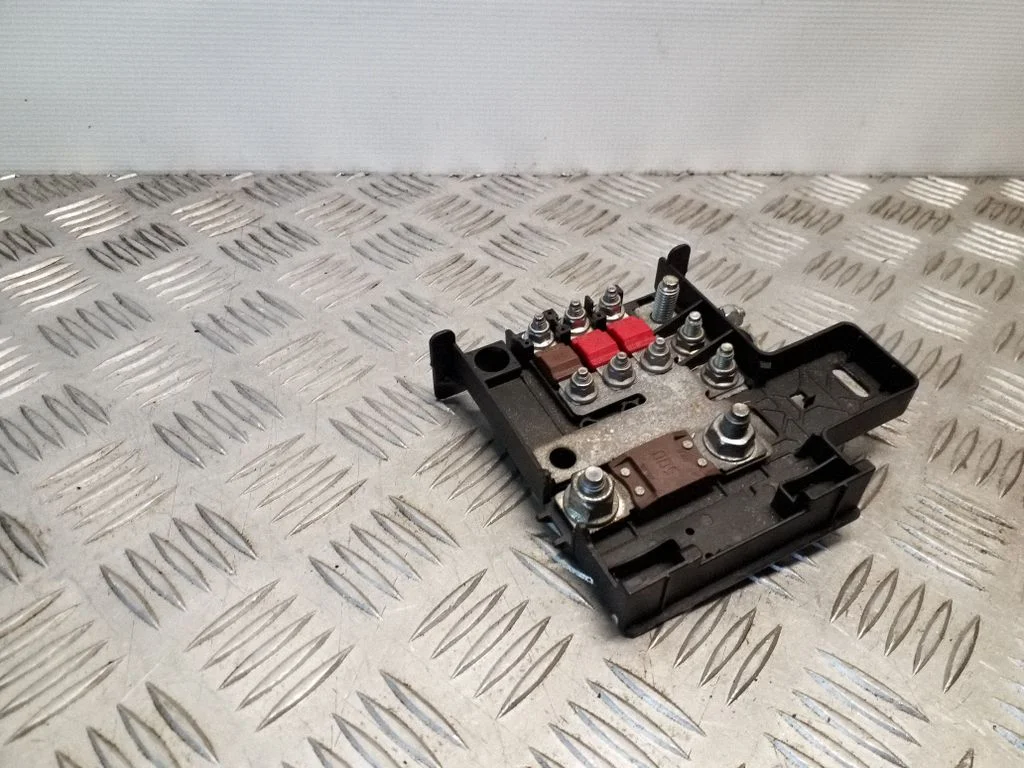 Plussjuhtmete ühendussõlm 01389741080