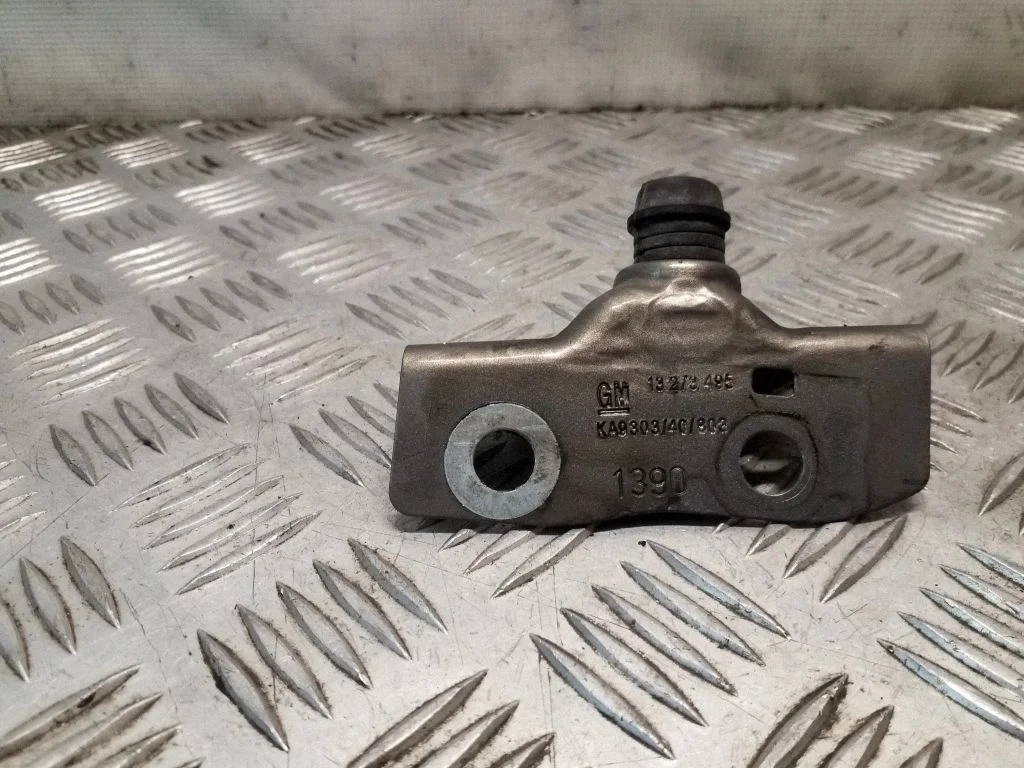 Radiatoru paneļa kronšteins 13273495