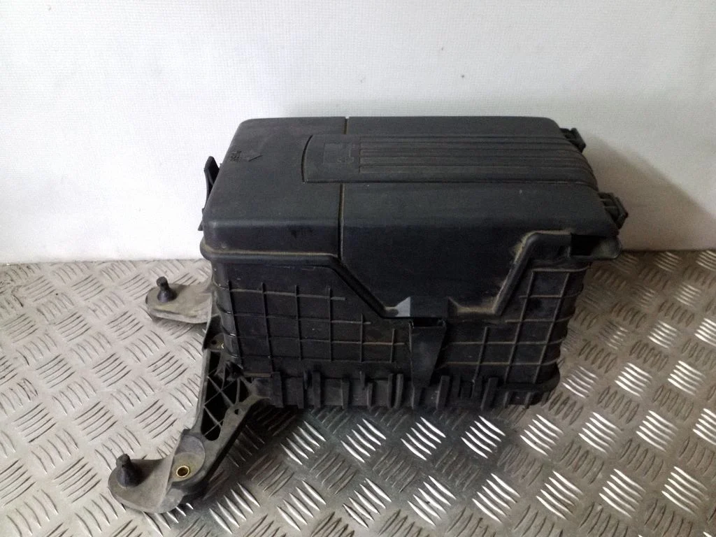 Battery box tray 3C0915335