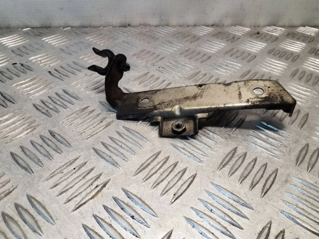 Kita variklio skyriaus detalė