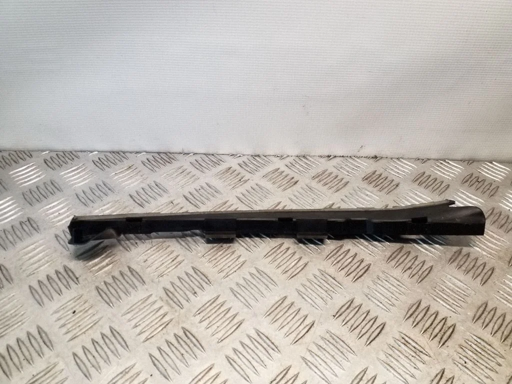 Muu välisosa 8T8837152A