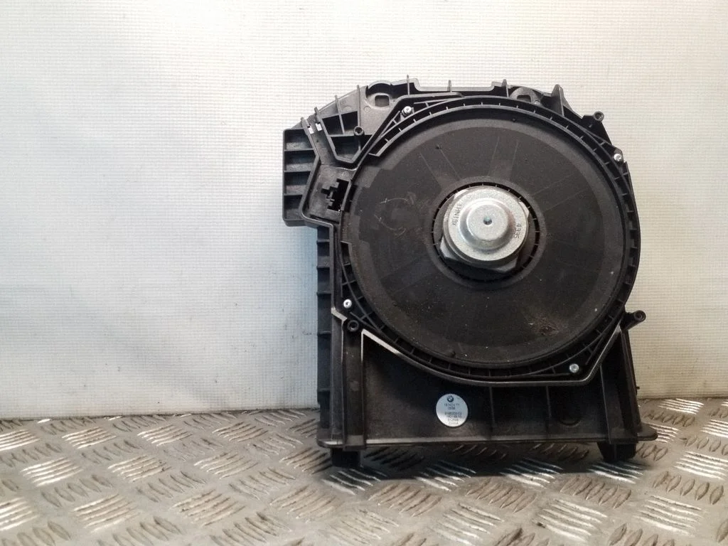 Subwoofer speaker – BMW 5 Series F10 F11 (2009-2016)