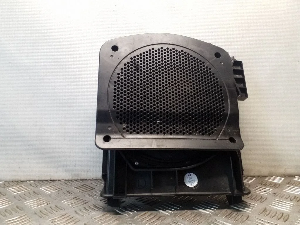 Subwoofer speaker – BMW 5 Series F10 F11 (2009-2016)