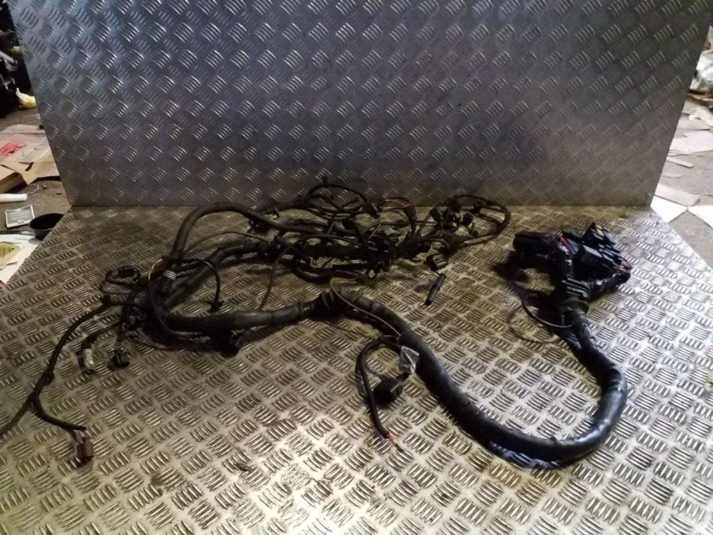 Motora vadu instalācija 8K2971072MC