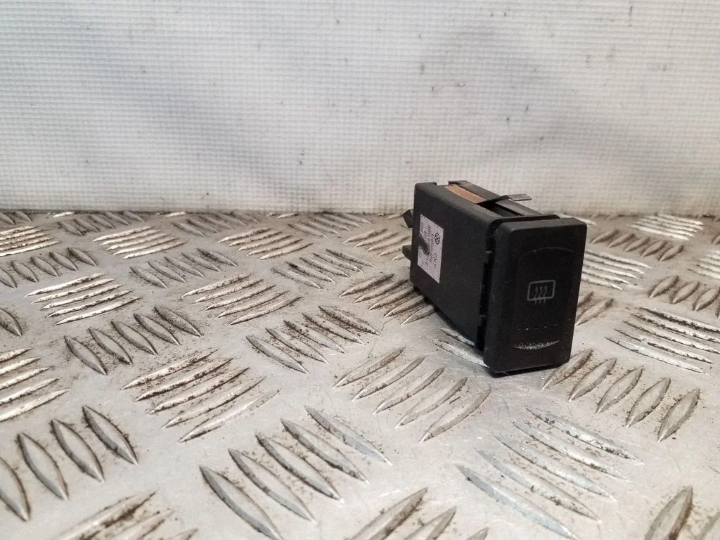 Stikla apsildes slēdzis 3B0959621E