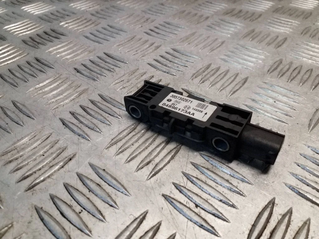 Airbag deployment crash/impact sensor – Jeep Grand Cherokee (WK) (2005-2010)