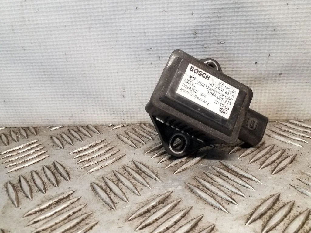 ESP (stabilitātes sistēmas) sensors (paātrinājuma sensors) 8E0907637A