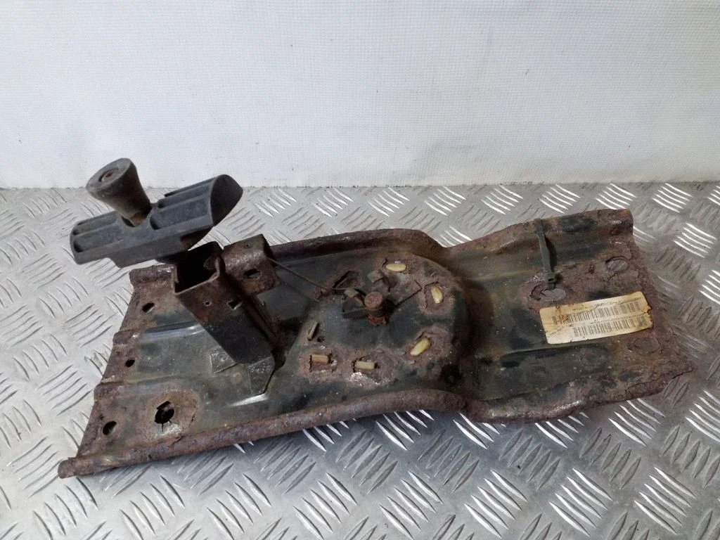 Atsarginio rato tvirtinimo komplektas