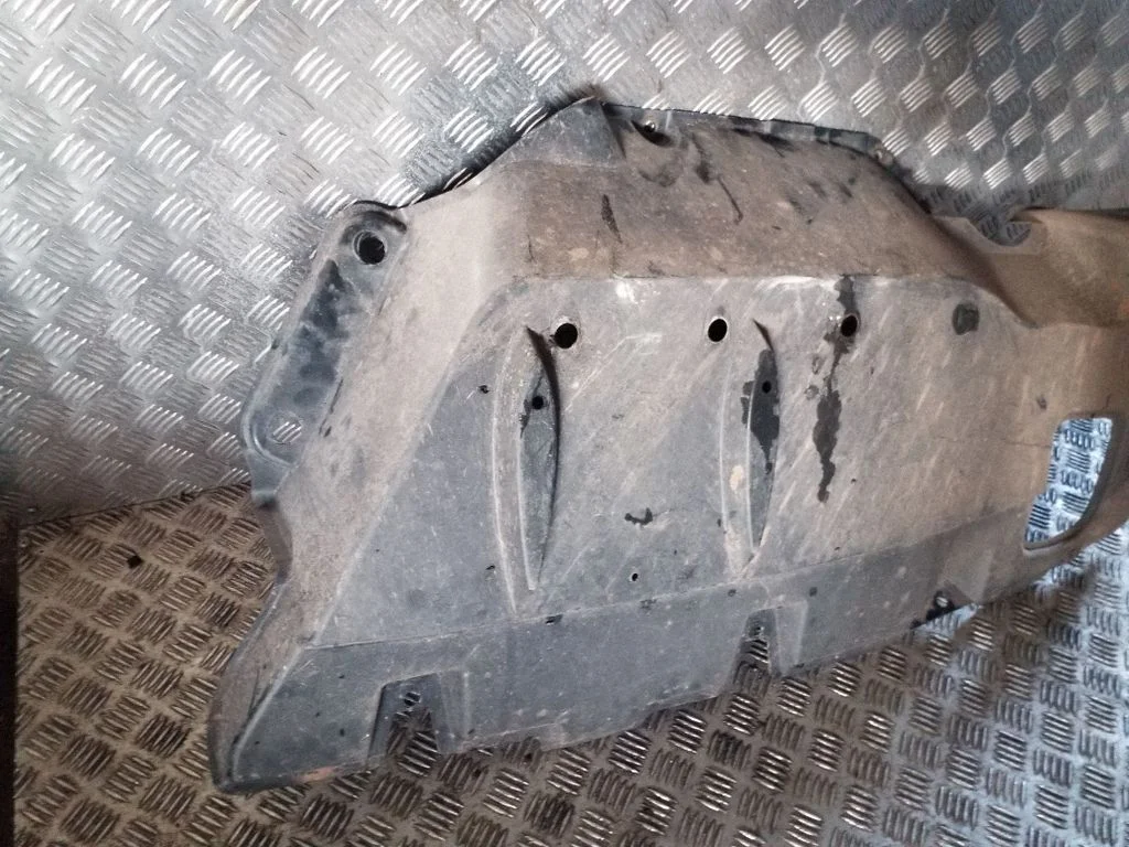 Aizmugurējā bufera apakšas aizsargs 5872448031
