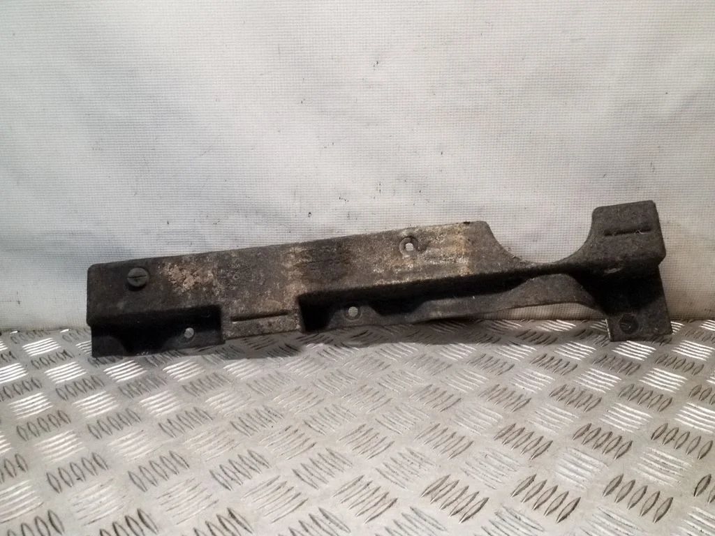 Front underbody cover/under tray 13309302