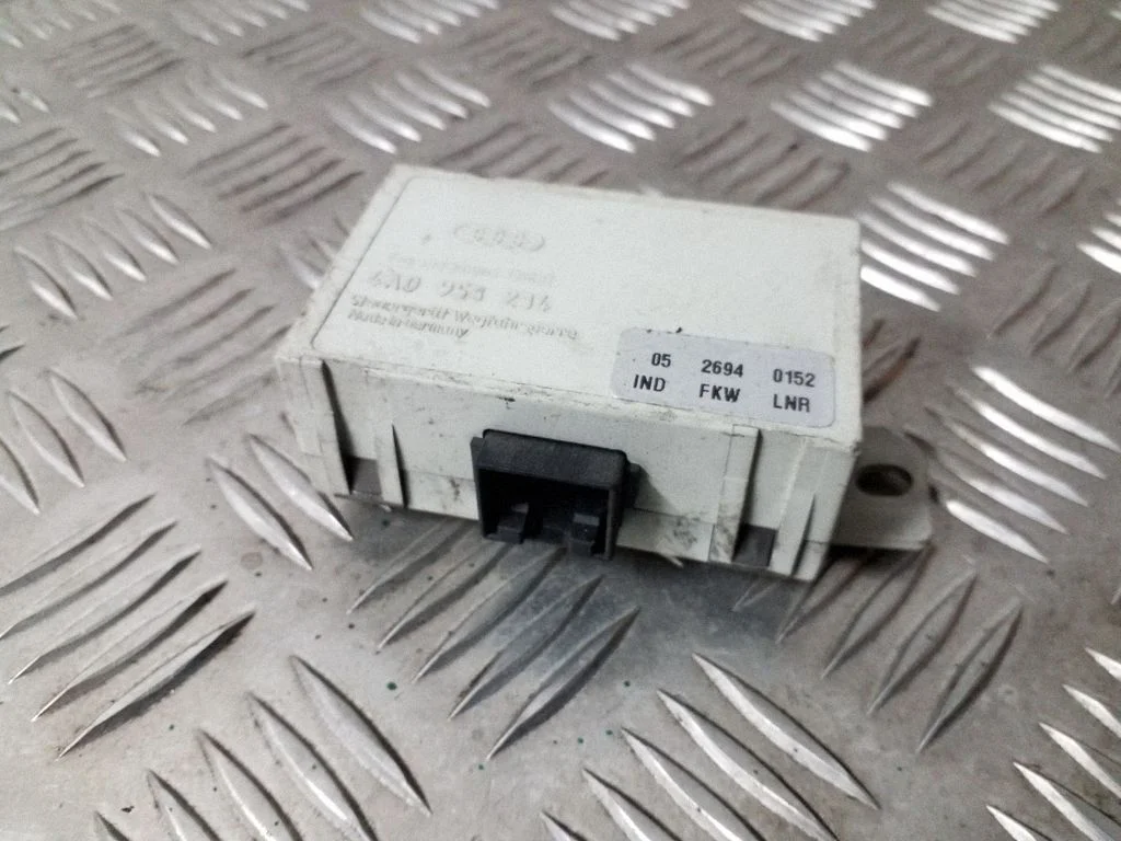 Immobilizer control unit/module 4A0953234