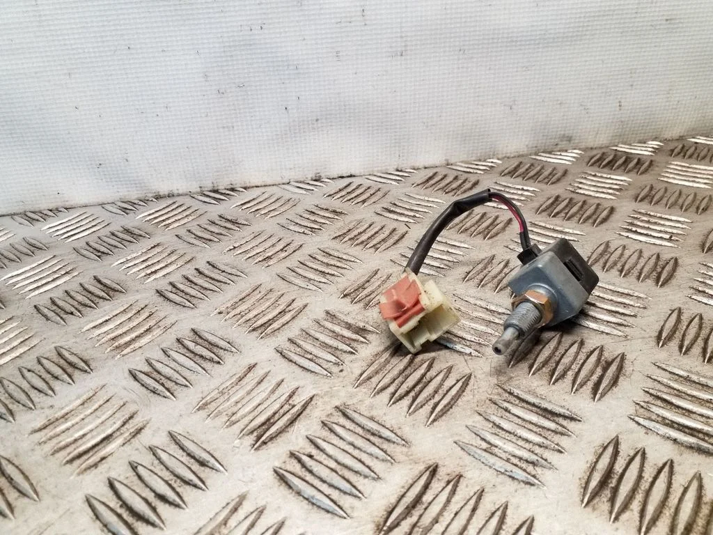 Clutch pedal sensor 9384038000