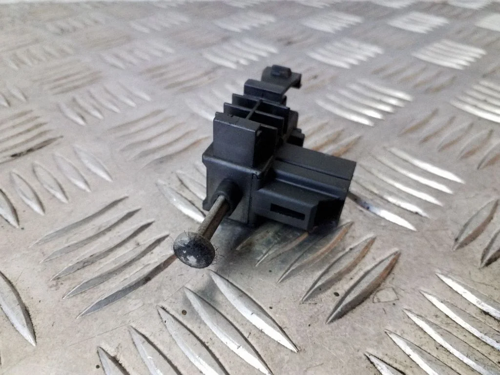 Siduripedaali andur – Volvo XC60 (2009-2013)