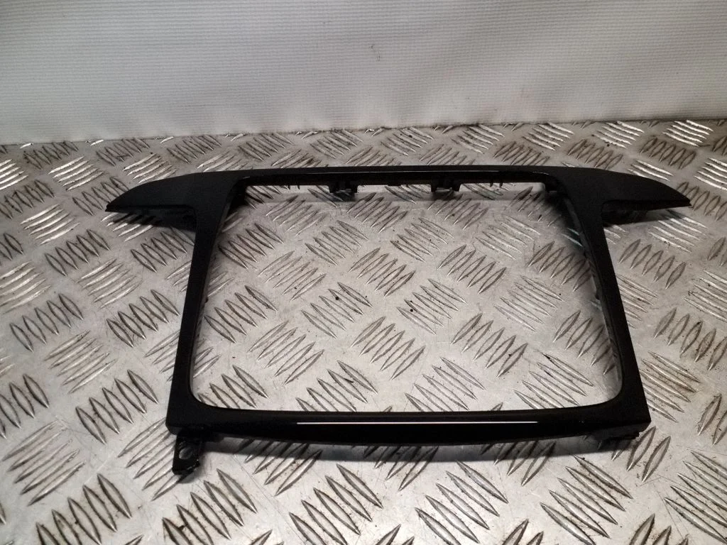 Raadio/navigatsiooni viimistlus – Ford S-MAX (2006-2015)